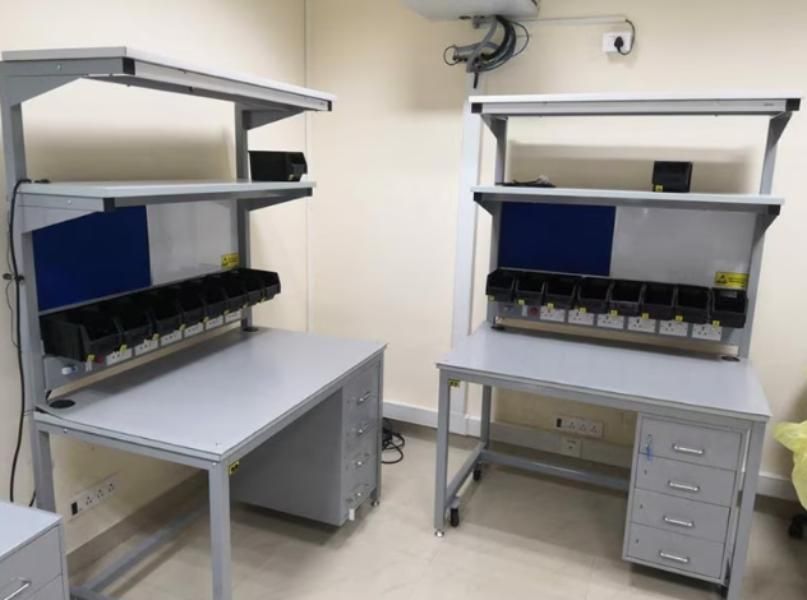 Illustration for the article “ESD Workstation Manufacturer in BTM Layout for Industrial Work Environments”