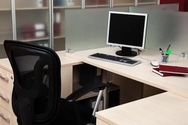 Open Desk Workstations in BTM Layout: Solving the Noise Problem